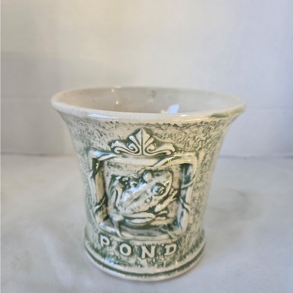 Russ Berrie Frog Flower Pot Rare & Unique Green 3D